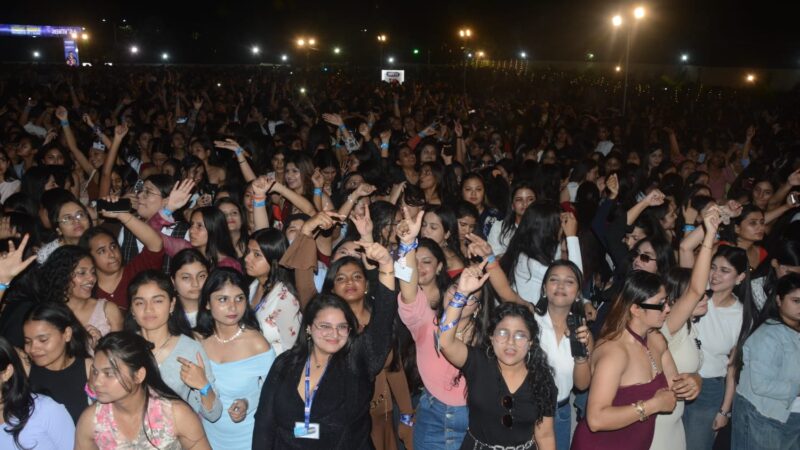 जेनिथ 2026: SGRRU में विशाल मिश्रा ने बांधा समां, रोमांटिक गीतों ने जीते दिल
