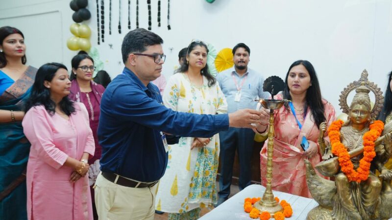 SGRRU के फिजियोथेरेपी विभाग में भावनात्मक विदाई, शिक्षकों-छात्रों के रिश्तों ने जीता दिल