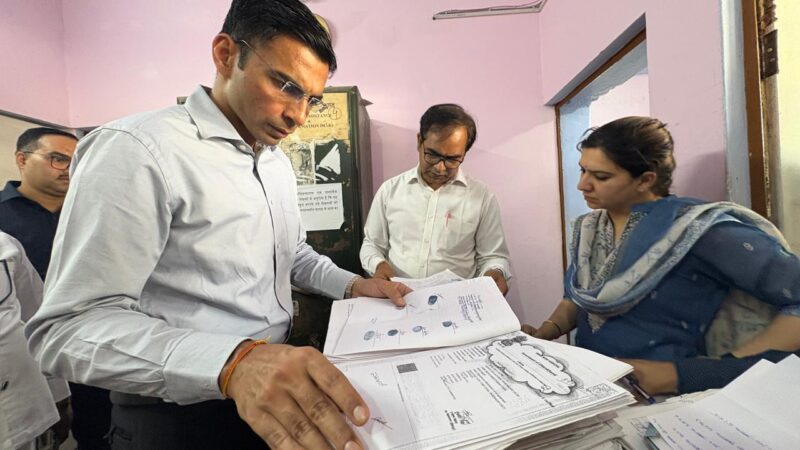विकासनगर रजिस्ट्री ऑफिस में बड़ा खेल बेनकाब, DM सविन बंसल ने खोली भ्रष्टाचार की परतें