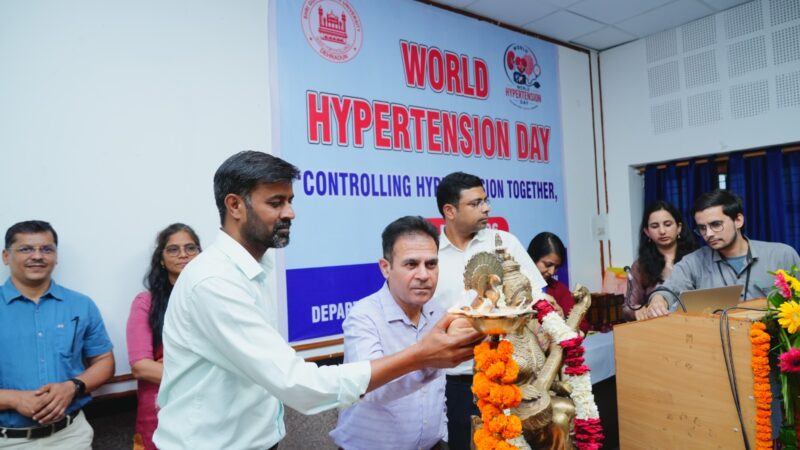बदलती जीवनशैली बना रही युवाओं को हाई बीपी का शिकार: इन्दिरेश अस्पताल सीएमई में विशेषज्ञ