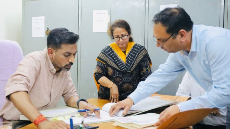 देहरादून में नए दौर की शुरुआत, जिलाधिकारी बने डॉ. आशीष चौहान