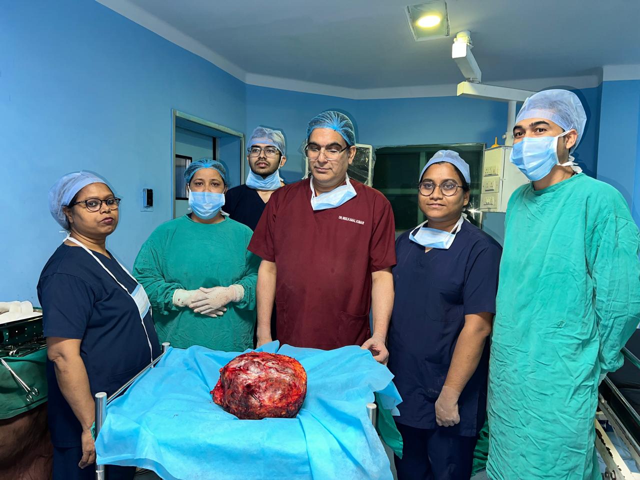 इन्दिरेश अस्पताल में चमत्कारिक सर्जरी, महिला के स्तन से निकाला 12.5 किलो का विशाल ट्यूमर