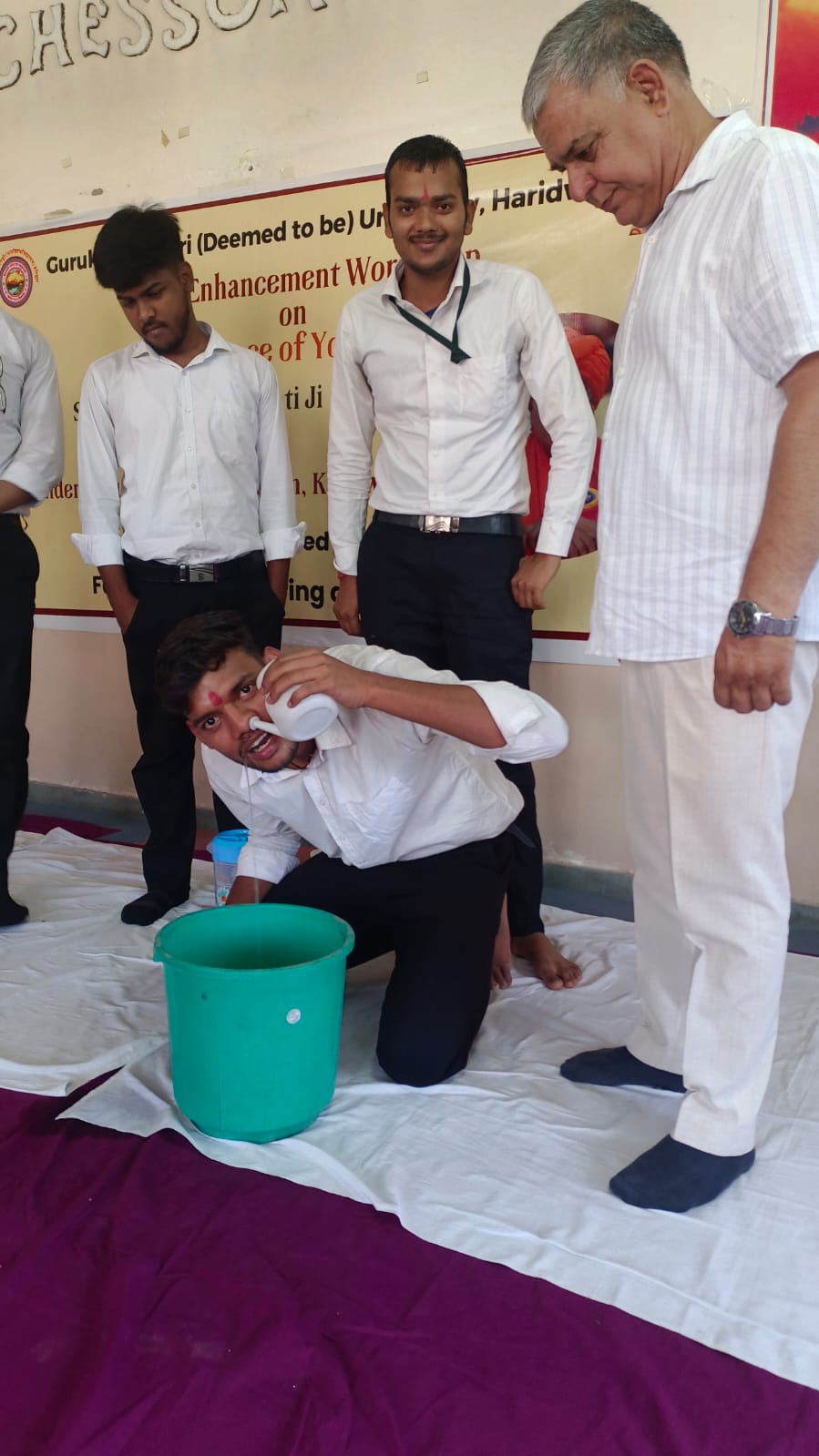 गुरुकुल कांगड़ी में योग बना सफलता का सूत्र, सेमेस्टर परीक्षाओं के दौरान छात्रों को मिला तनावमुक्ति का संबल