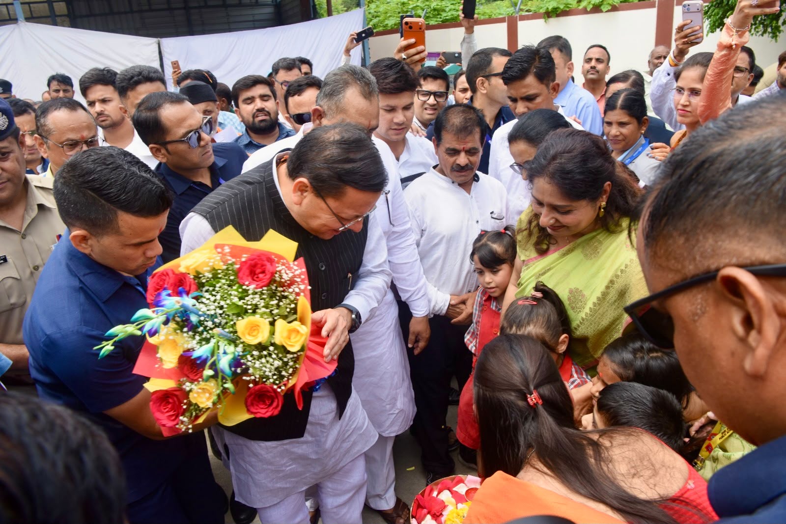 मुख्यमंत्री धामी ने SGRRU को बताया शिक्षा और स्वास्थ्य का सशक्त केंद्र, सेवा कार्यों की खुलकर प्रशंसा
