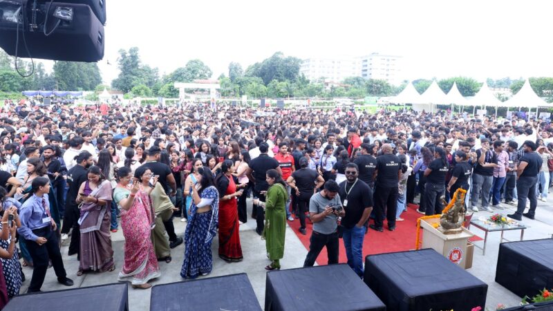 SGRRU के हैलीपैड ग्राउंड पर दिखा युवाओं का जोश, रंगारंग प्रस्तुतियों ने बांधा समां