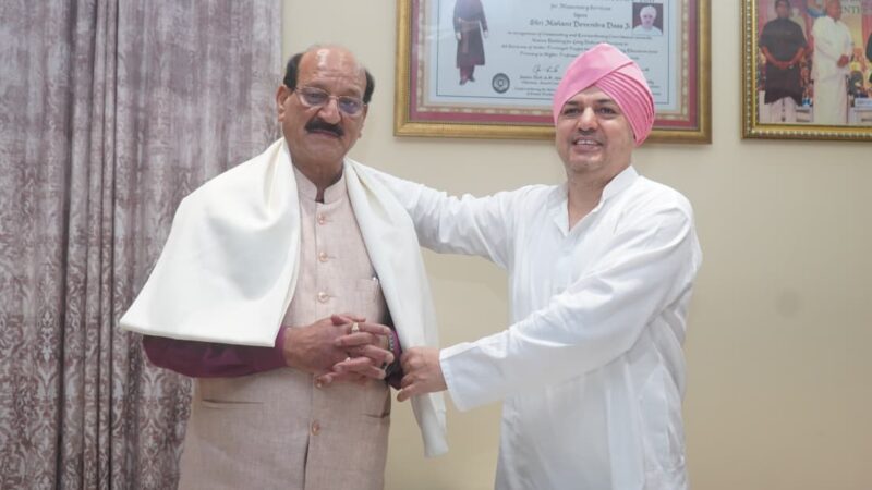श्री दरबार साहिब पहुंचे स्वास्थ्य मंत्री, श्रीमहंत इंदिरेश अस्पताल के योगदान की सुबोध उनियाल ने की सराहना