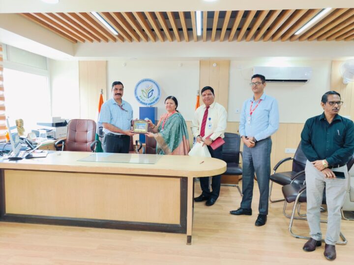 एसजीआरआर विश्वविद्यालय और सीसीआरएच मिलकर बढ़ाएंगे वैज्ञानिक अनुसंधान का दायरा, प्रशिक्षण और शोध को मिलेगी गति