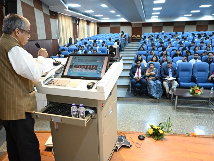 एसआरएचयू में विश्व फार्मासिस्ट दिवस पर भविष्य की फार्मेसी का खाका, एआई और क्लिनिकल केयर पर जोर