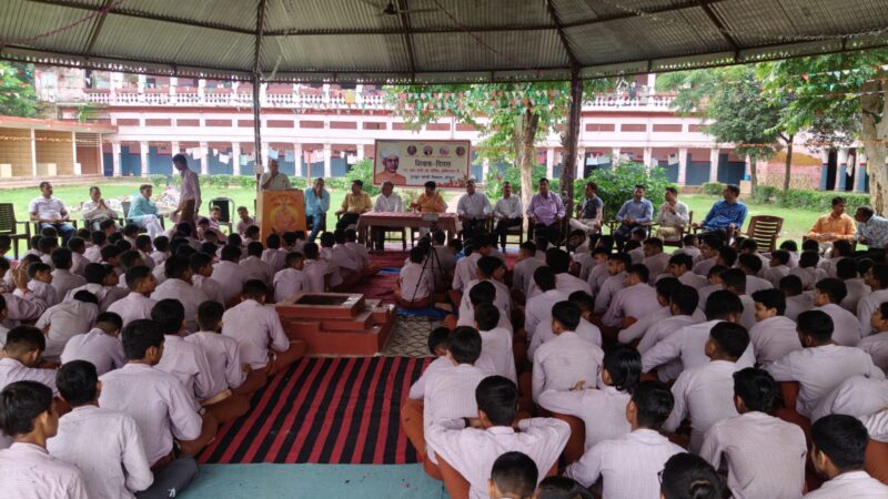 गुरुकुल कांगड़ी में शिक्षक दिवस पर संस्कारों की पाठशाला का संदेश, गुरुजनों का हुआ सम्मान