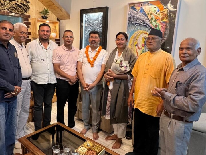 ‘प्रकृति शोषण’ कलाकृति ने दिलाया राष्ट्रीय सम्मान, राष्ट्रपति के हाथों पुरस्कृत हुईं ऋषिकेश की पूजा राजपूत