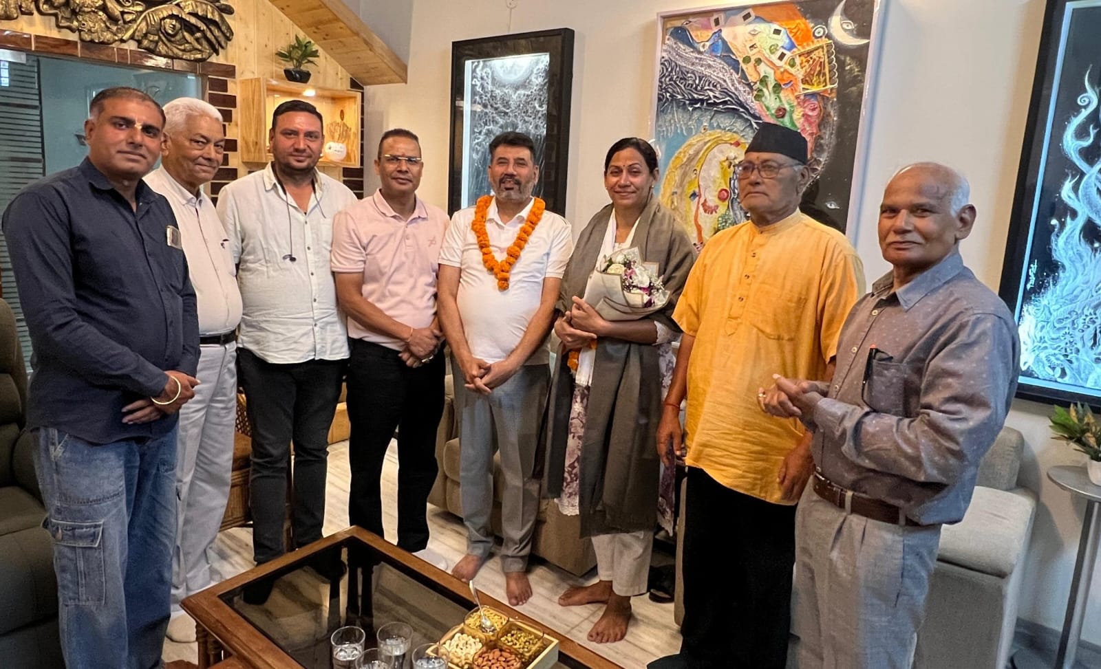 ‘प्रकृति शोषण’ कलाकृति ने दिलाया राष्ट्रीय सम्मान, राष्ट्रपति के हाथों पुरस्कृत हुईं ऋषिकेश की पूजा राजपूत